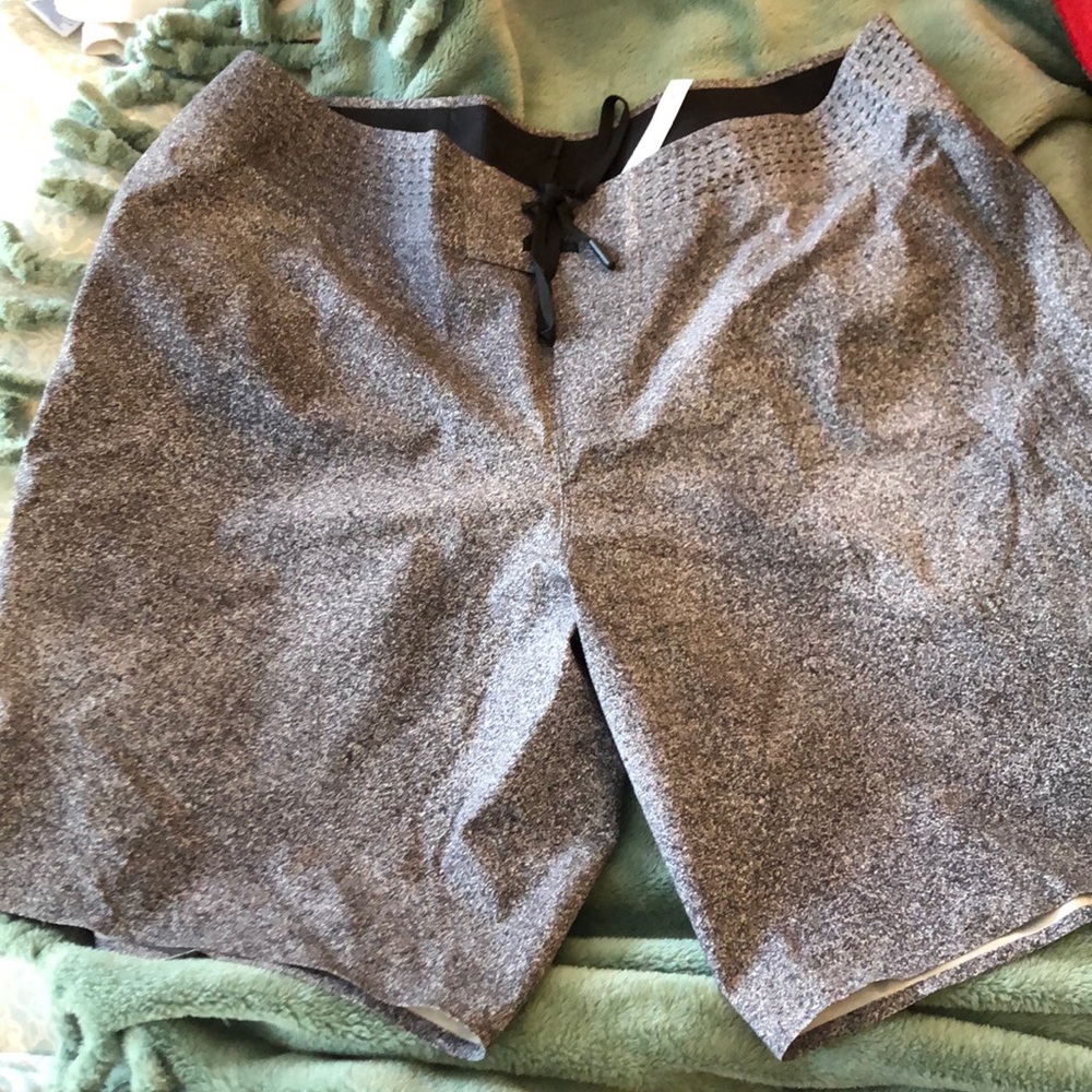 Men’s lululemon athletic shorts size 34